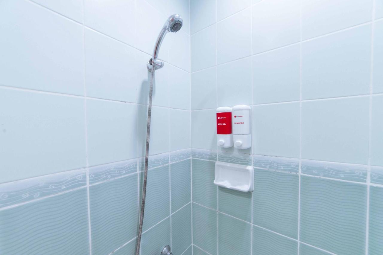 Reddoorz Premium @ The Ritz Garden Oases Hotel Davao Bagian luar foto