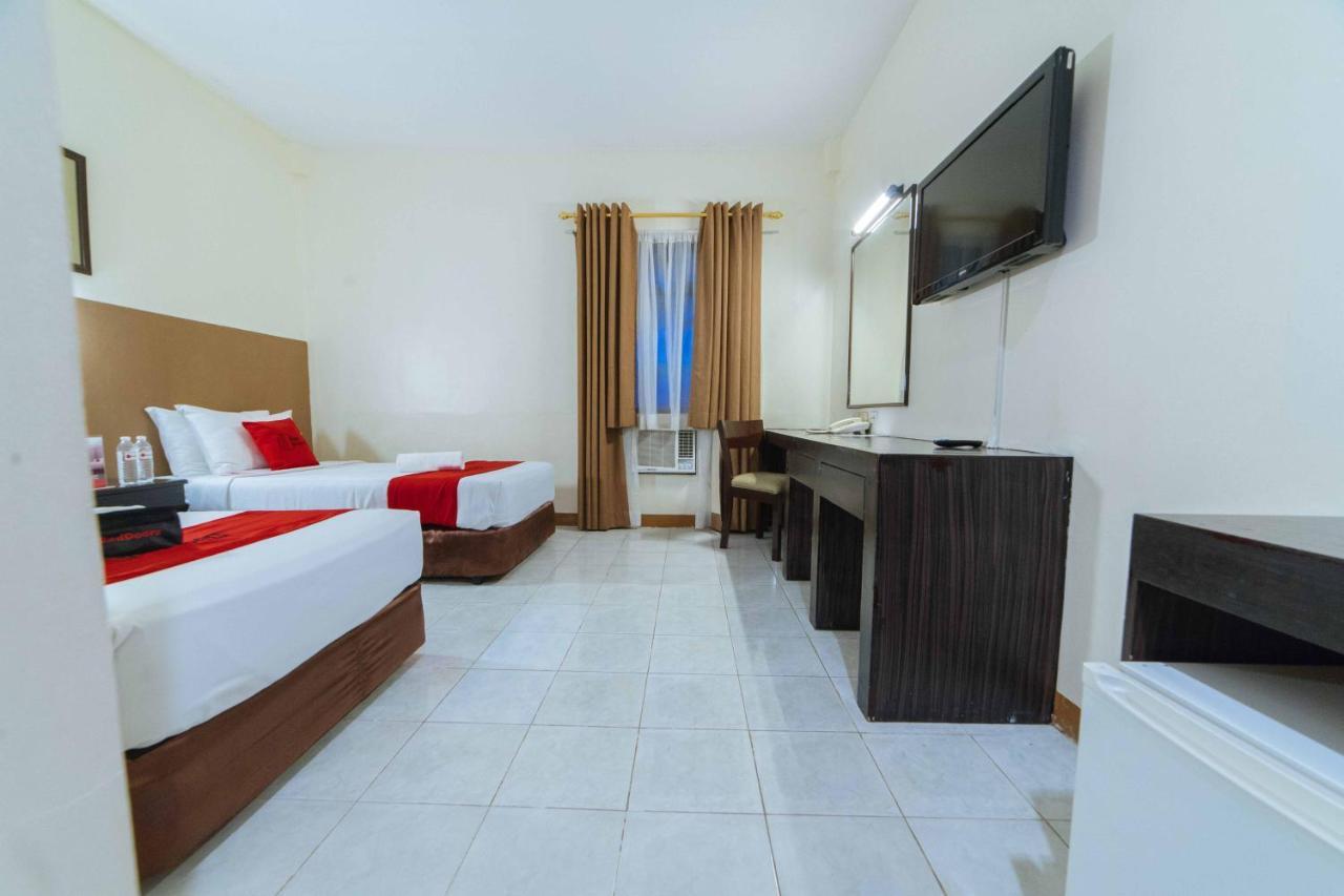 Reddoorz Premium @ The Ritz Garden Oases Hotel Davao Bagian luar foto