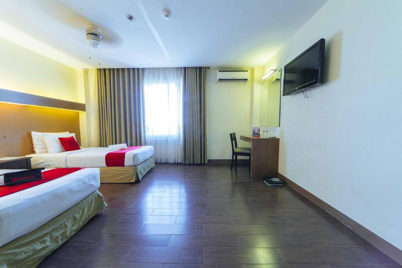 Reddoorz Premium @ The Ritz Garden Oases Hotel Davao Bagian luar foto