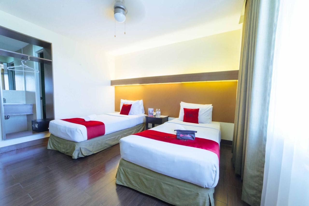 Reddoorz Premium @ The Ritz Garden Oases Hotel Davao Bagian luar foto