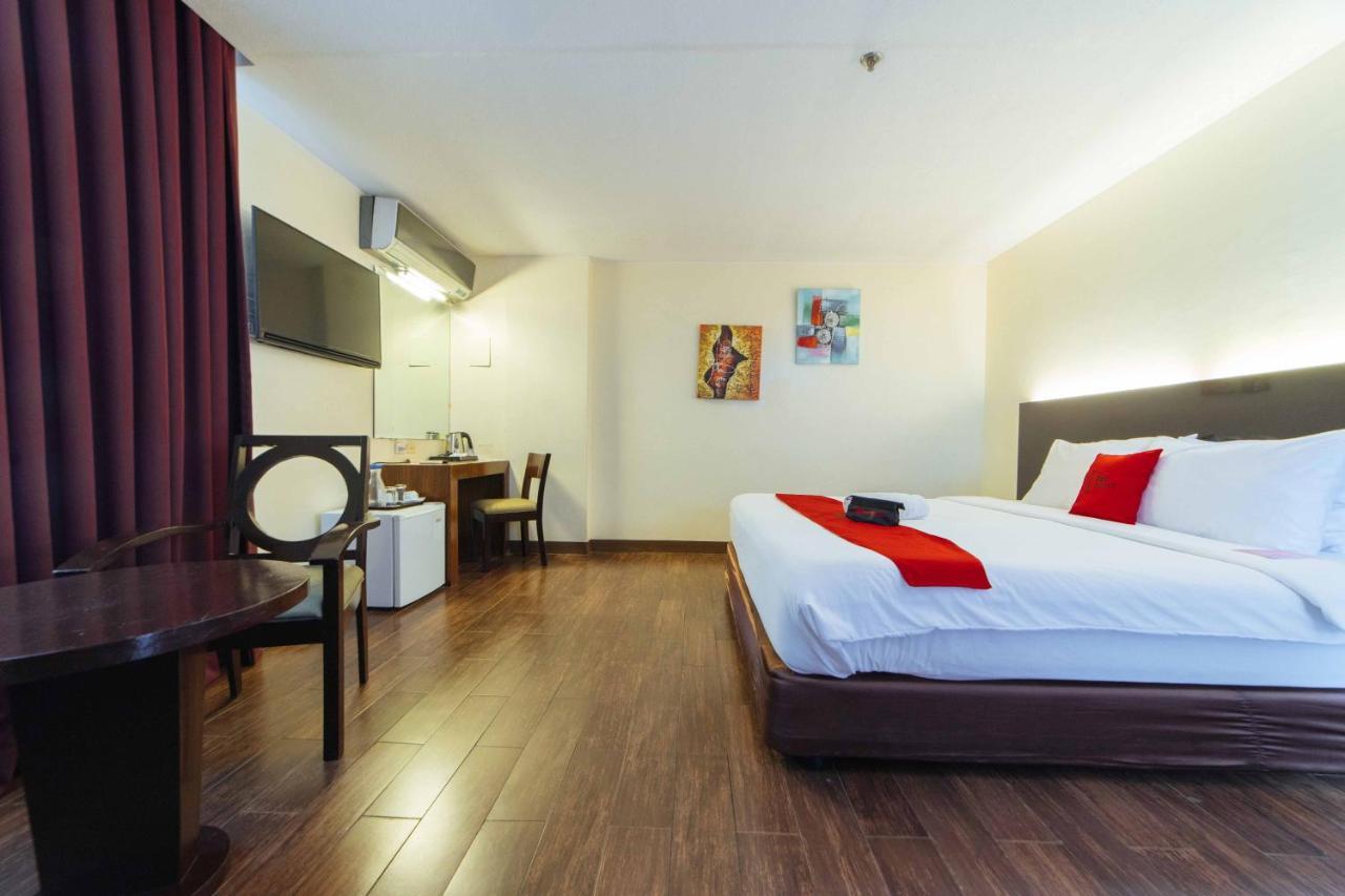 Reddoorz Premium @ The Ritz Garden Oases Hotel Davao Bagian luar foto