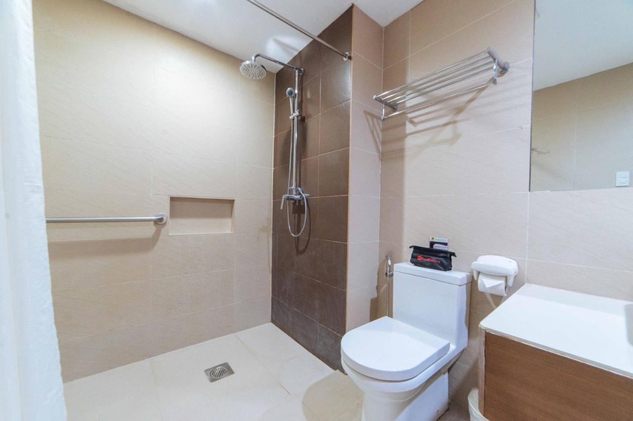 Reddoorz Premium @ The Ritz Garden Oases Hotel Davao Ruang foto