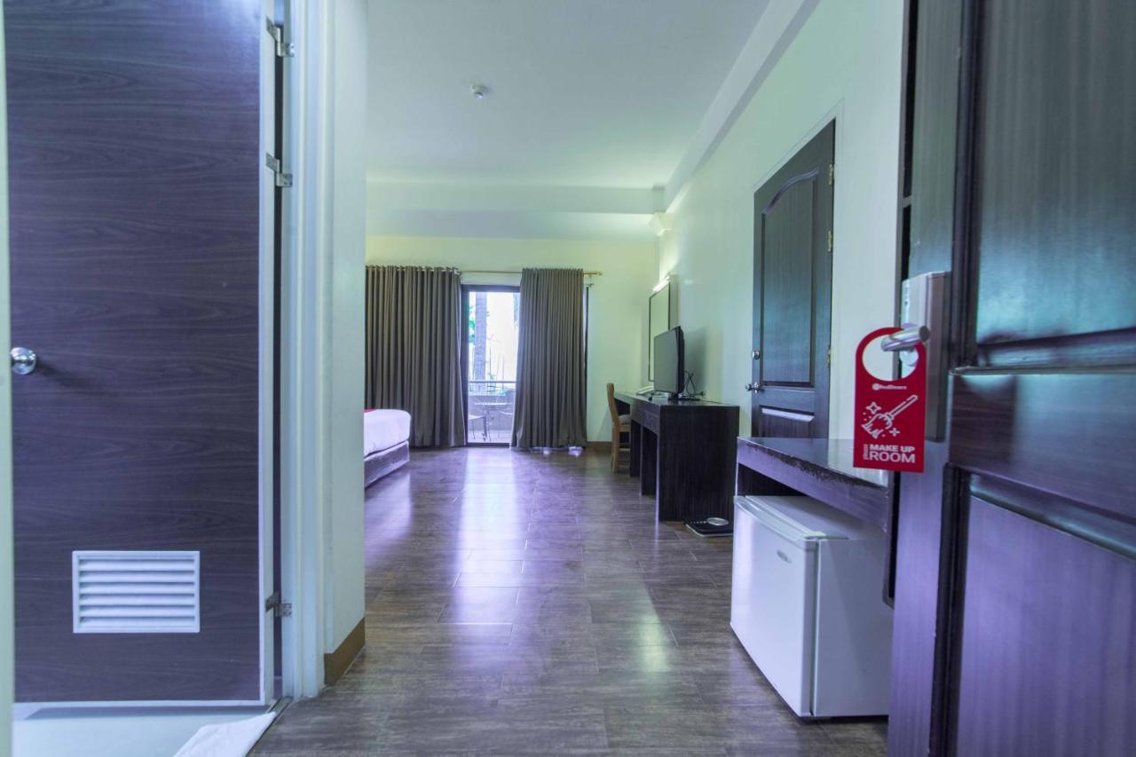 Reddoorz Premium @ The Ritz Garden Oases Hotel Davao Bagian luar foto