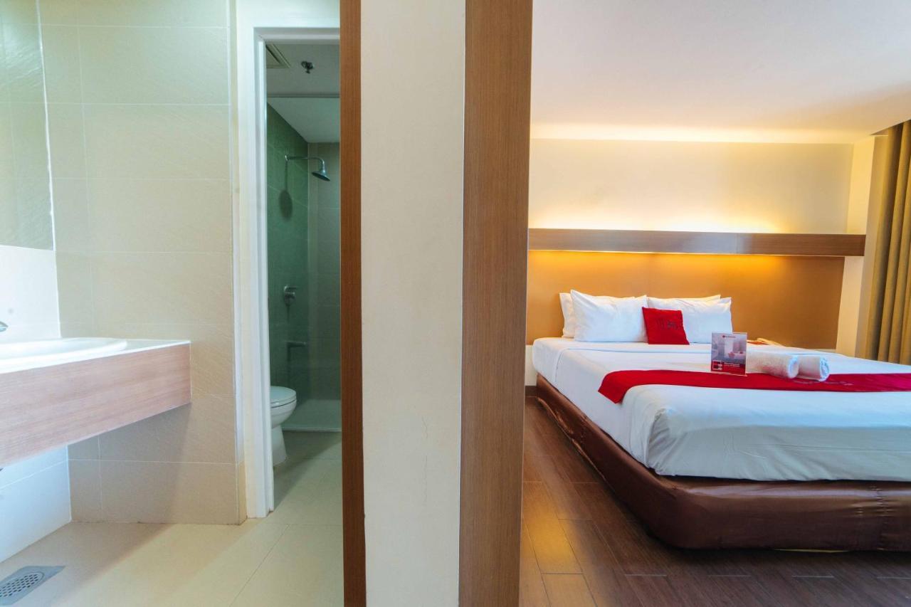 Reddoorz Premium @ The Ritz Garden Oases Hotel Davao Bagian luar foto