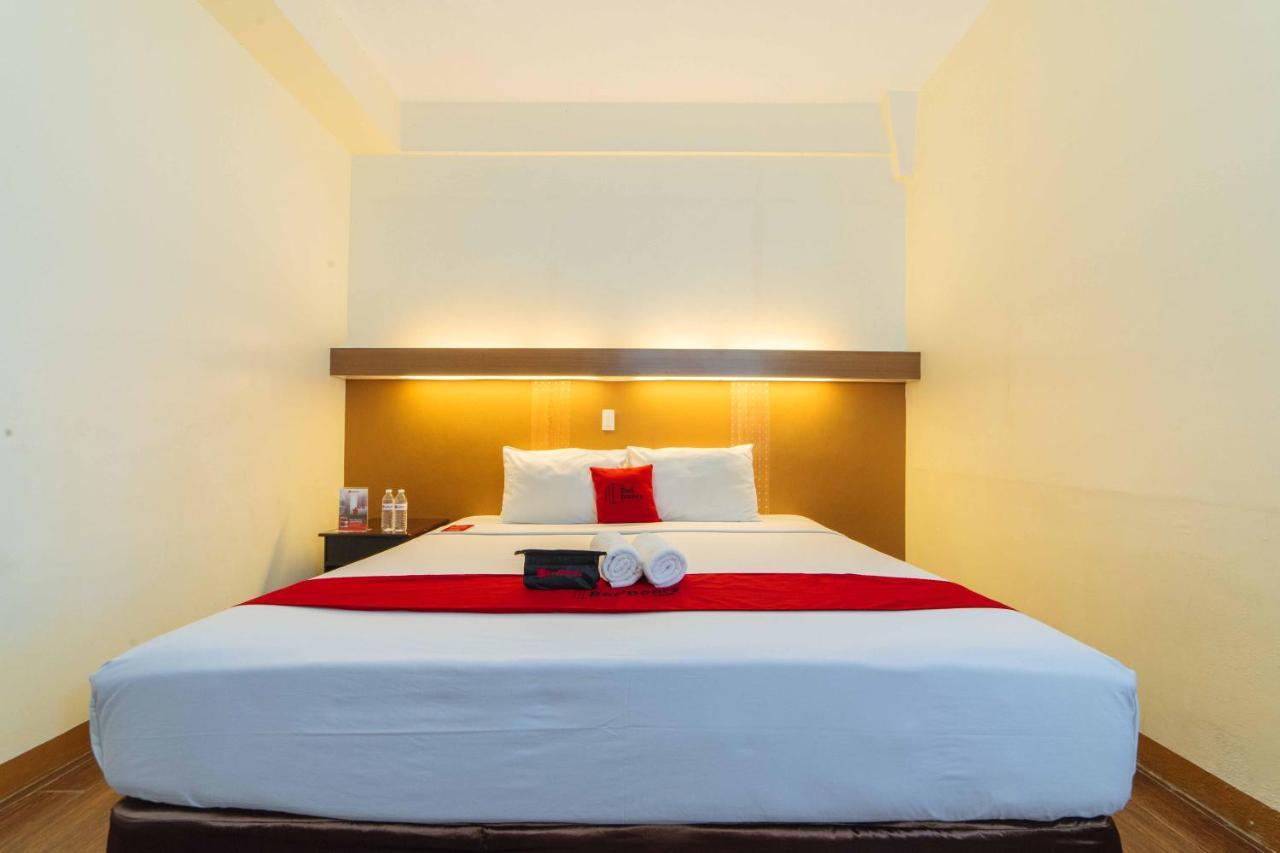Reddoorz Premium @ The Ritz Garden Oases Hotel Davao Bagian luar foto