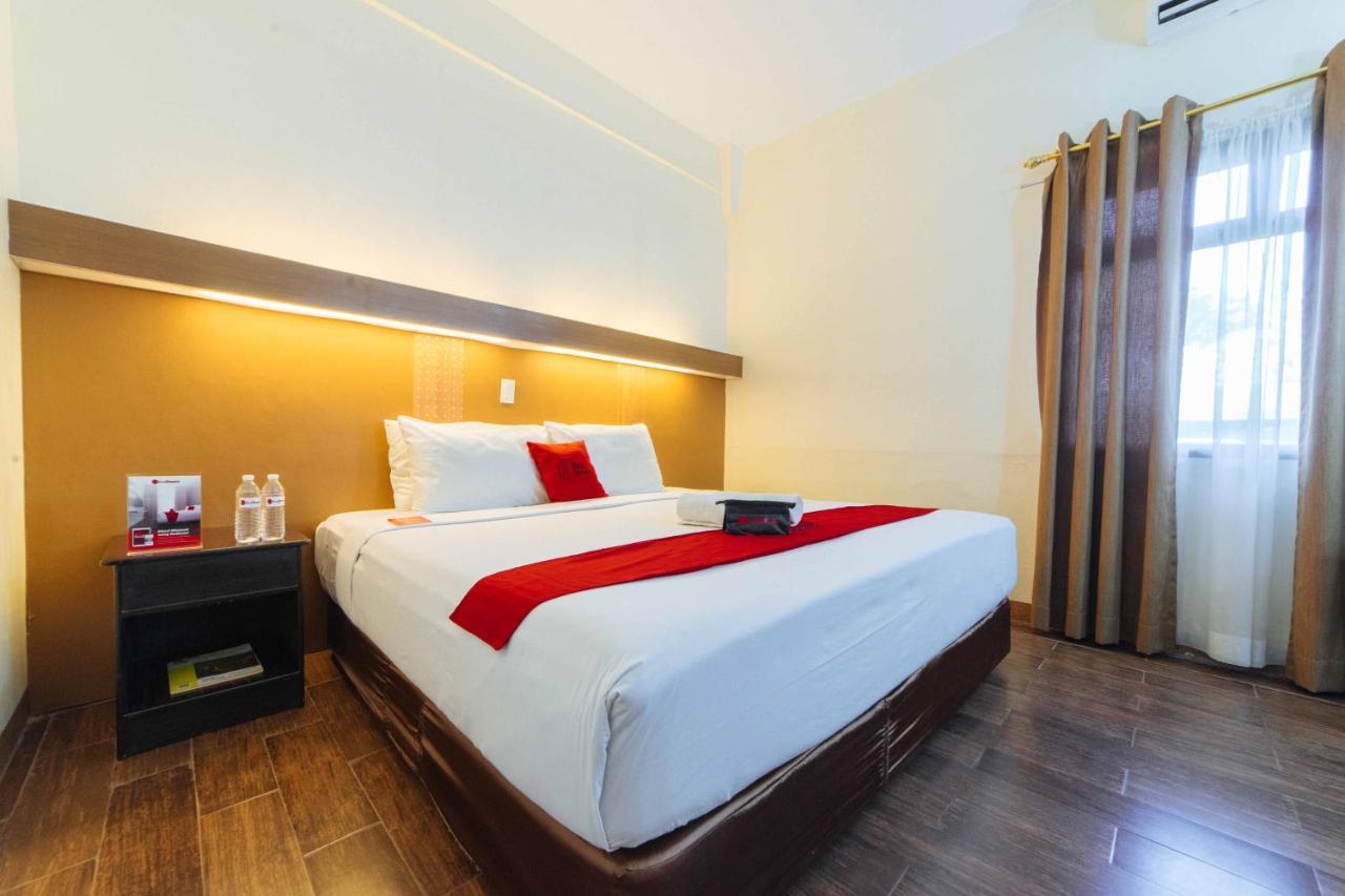 Reddoorz Premium @ The Ritz Garden Oases Hotel Davao Bagian luar foto