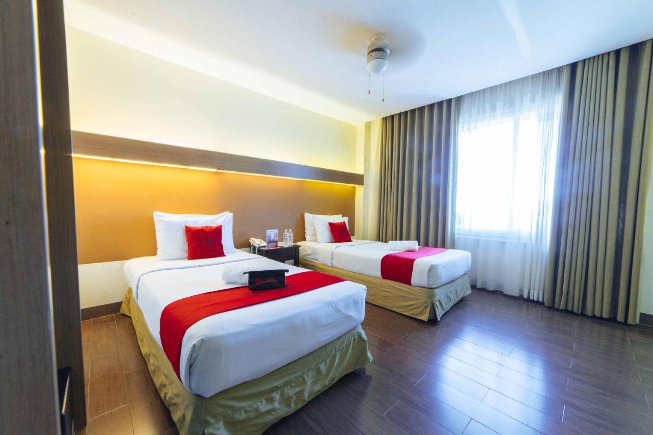 Reddoorz Premium @ The Ritz Garden Oases Hotel Davao Bagian luar foto