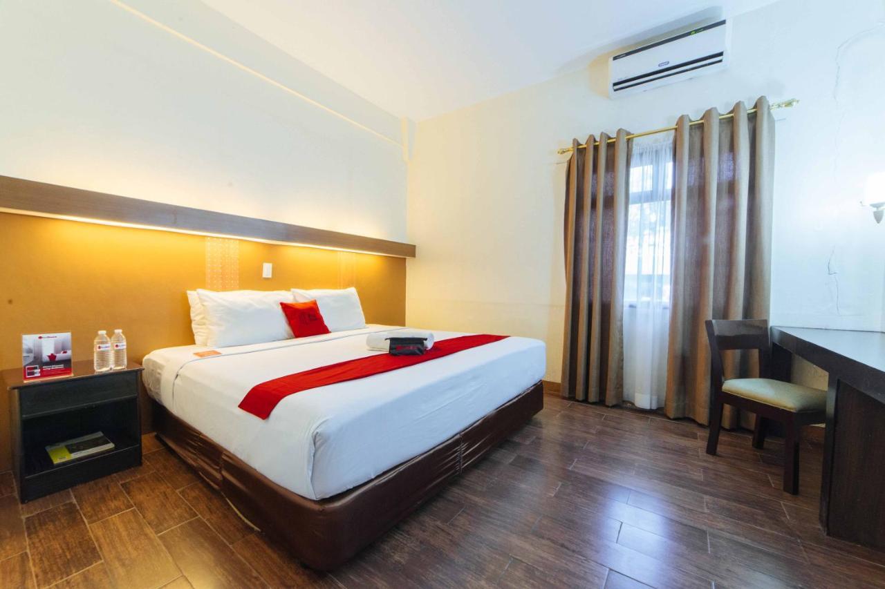 Reddoorz Premium @ The Ritz Garden Oases Hotel Davao Bagian luar foto